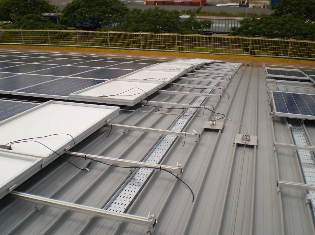 Dự án Điện năng lượng mặt trời Tây Ninh 4 Thi công lắp đặt máng cáp điện năng lượng mặ trời
