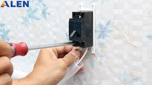 cách lắp aptomat chống giật